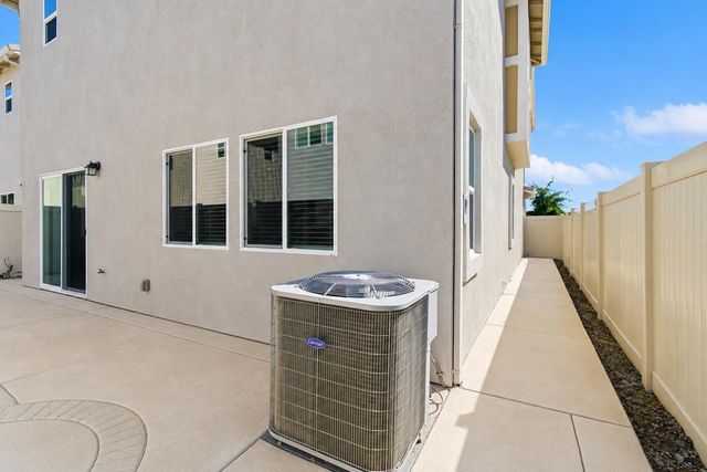 3807 Sunsetparke Way, Sacramento, CA 95834