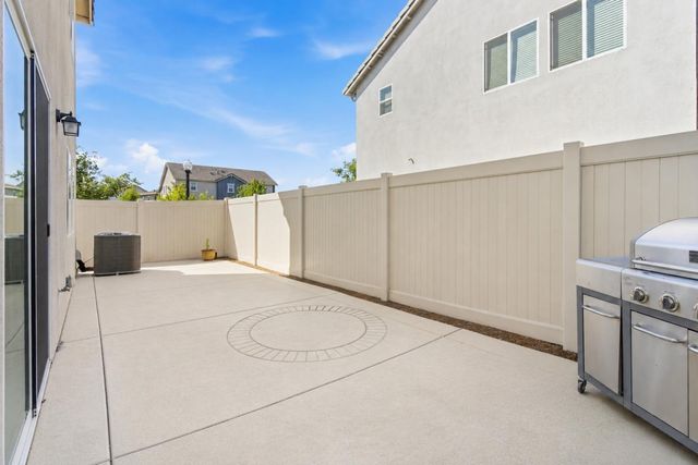 3807 Sunsetparke Way, Sacramento, CA 95834