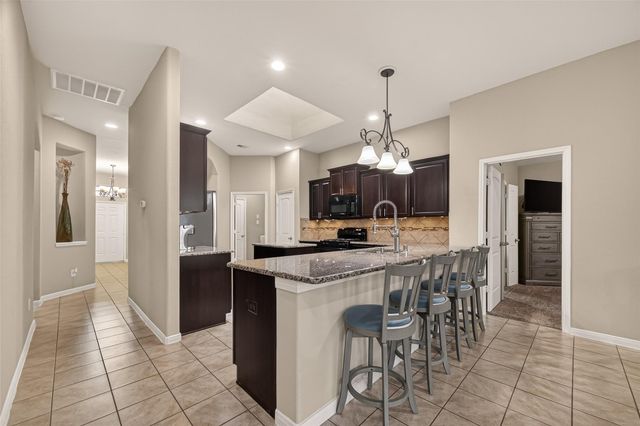 106 Bogey Circle, La Porte, TX 77571