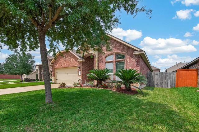 106 Bogey Circle, La Porte, TX 77571