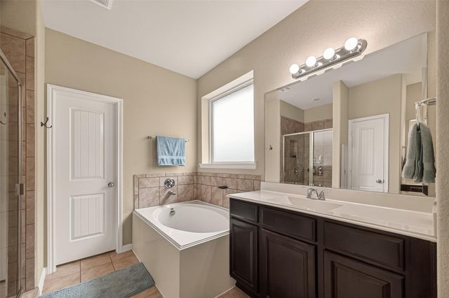 106 Bogey Circle, La Porte, TX 77571
