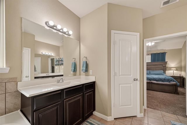 106 Bogey Circle, La Porte, TX 77571