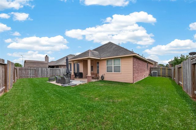 106 Bogey Circle, La Porte, TX 77571