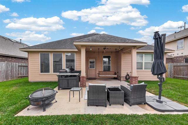 106 Bogey Circle, La Porte, TX 77571