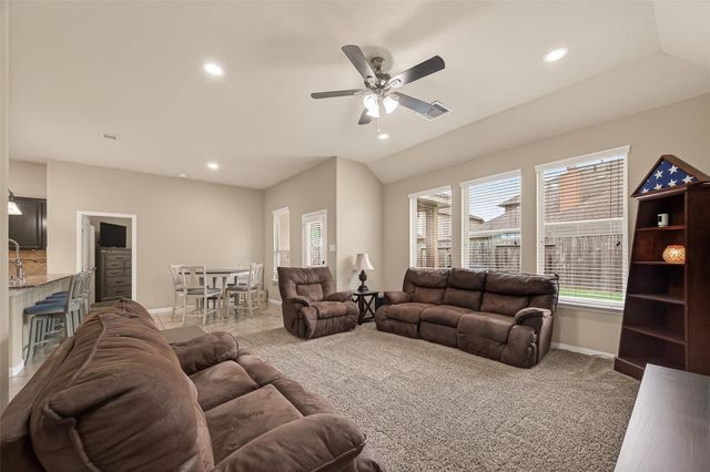 106 Bogey Circle, La Porte, TX 77571