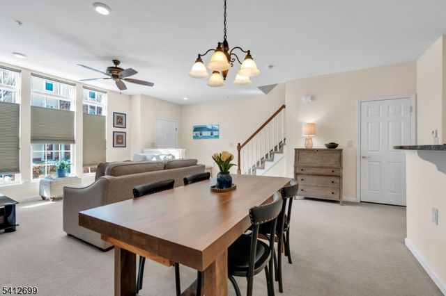 17 Jasmine Ln, Garfield City, NJ 07026