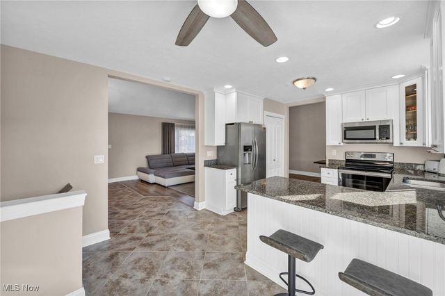 32194 N Roundhead Drive, Solon, OH 44139