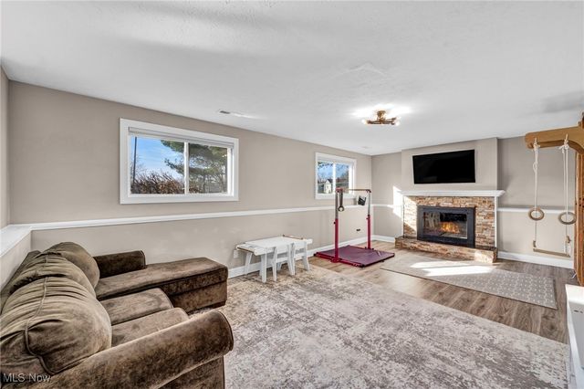 32194 N Roundhead Drive, Solon, OH 44139