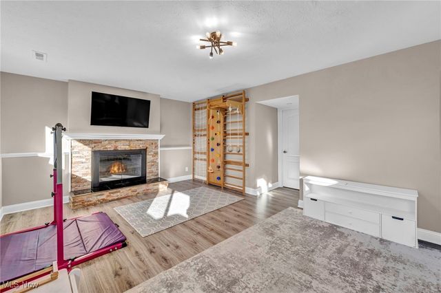 32194 N Roundhead Drive, Solon, OH 44139