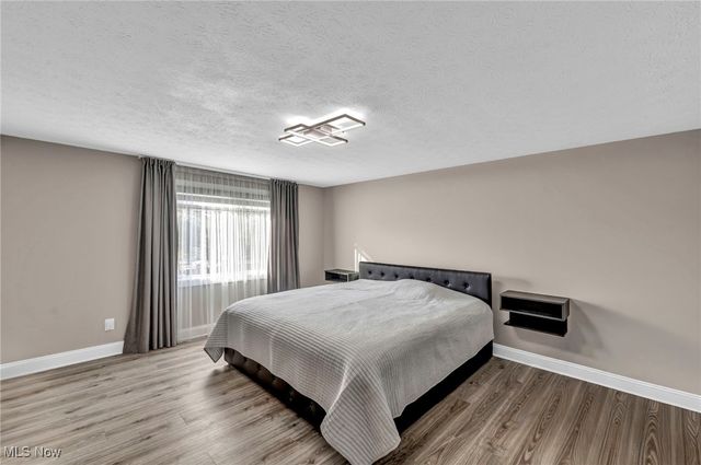 32194 N Roundhead Drive, Solon, OH 44139