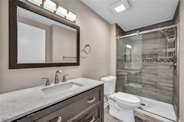 32194 N Roundhead Drive, Solon, OH 44139