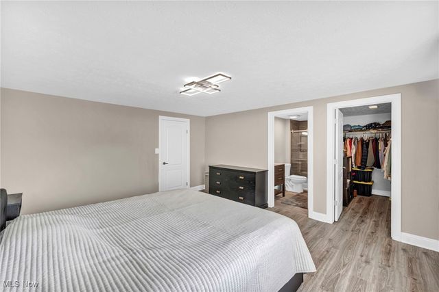 32194 N Roundhead Drive, Solon, OH 44139