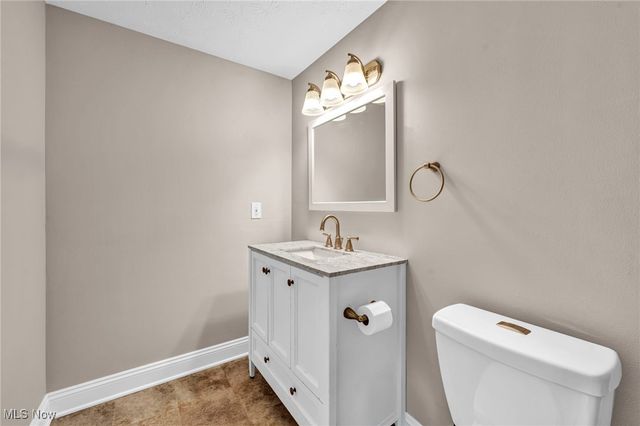 32194 N Roundhead Drive, Solon, OH 44139