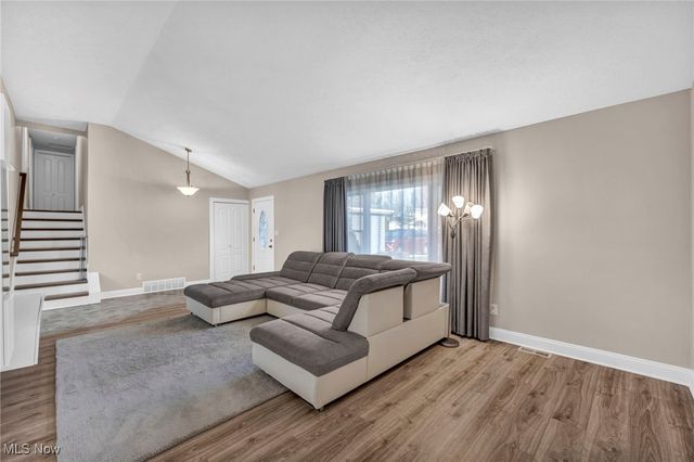 32194 N Roundhead Drive, Solon, OH 44139