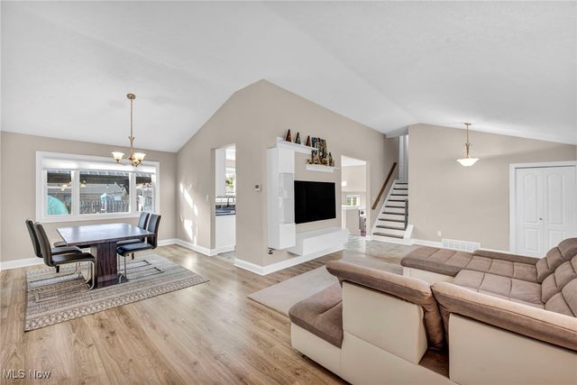 32194 N Roundhead Drive, Solon, OH 44139