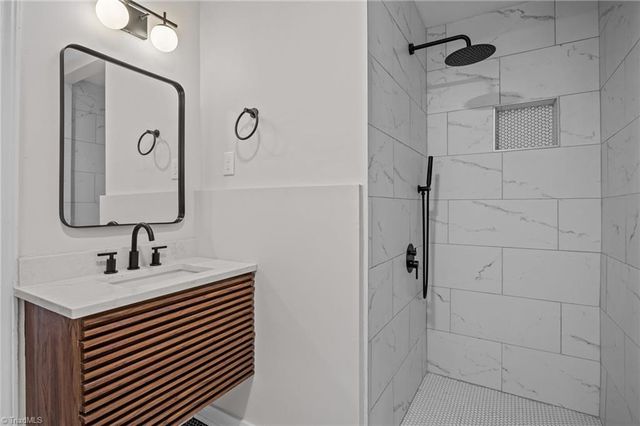 252 Lucerne NW Lane, Winston-salem, NC 27104