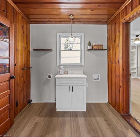 252 Lucerne NW Lane, Winston-salem, NC 27104