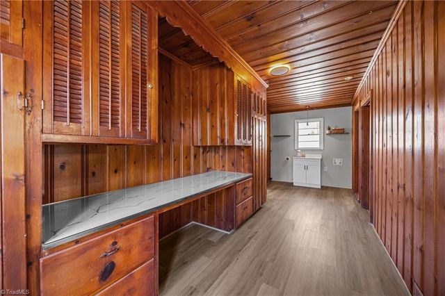 252 Lucerne NW Lane, Winston-salem, NC 27104