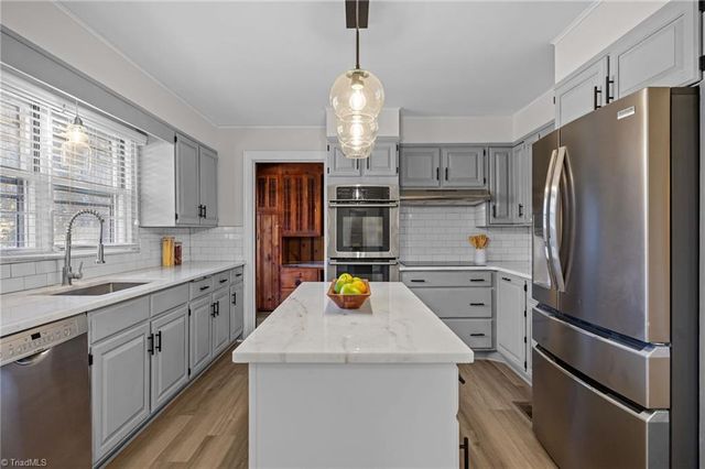 252 Lucerne NW Lane, Winston-salem, NC 27104