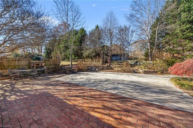 252 Lucerne NW Lane, Winston-salem, NC 27104