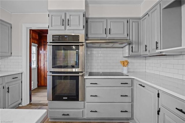 252 Lucerne NW Lane, Winston-salem, NC 27104