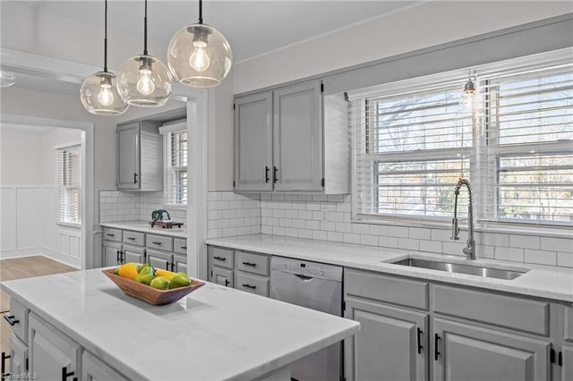 252 Lucerne NW Lane, Winston-salem, NC 27104