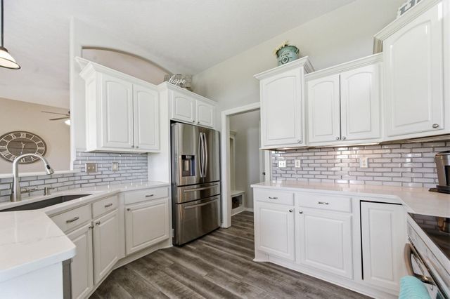 13905 W Taylor Cir, Wichita, KS 67235