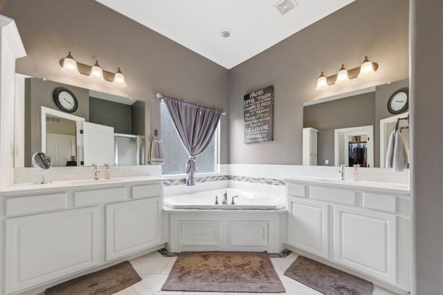 13905 W Taylor Cir, Wichita, KS 67235