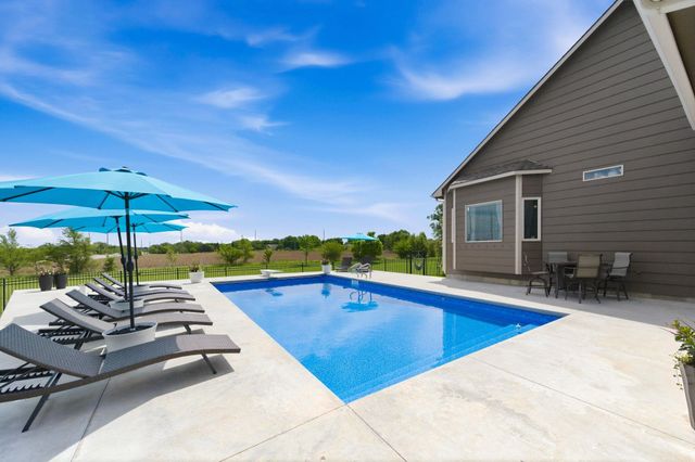 13905 W Taylor Cir, Wichita, KS 67235