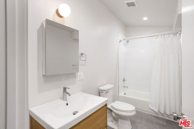 126 Franklin Court, Glendale, CA 91205