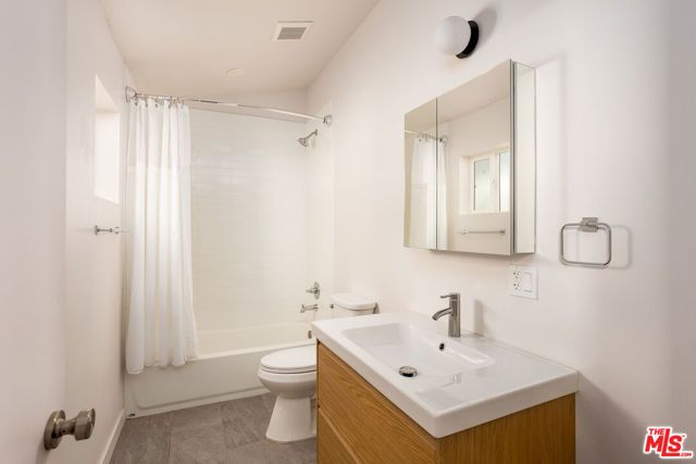 126 Franklin Court, Glendale, CA 91205