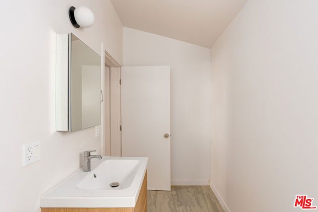 126 Franklin Court, Glendale, CA 91205