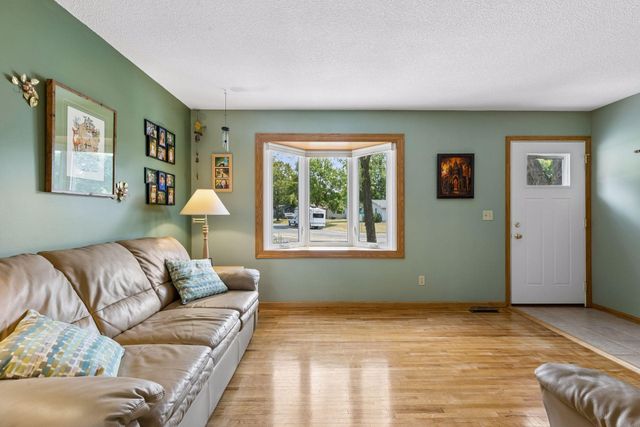16125 Franchise Avenue W, Rosemount, MN 55068
