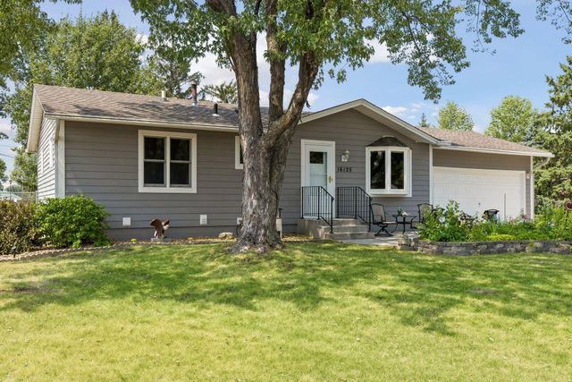 16125 Franchise Avenue W, Rosemount, MN 55068