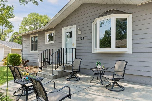 16125 Franchise Avenue W, Rosemount, MN 55068