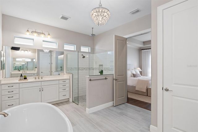 8362 DUNHAM STATION DRIVE, Tampa, FL 33647