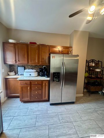 122-124 N 30th Street, Omaha, NE 68131