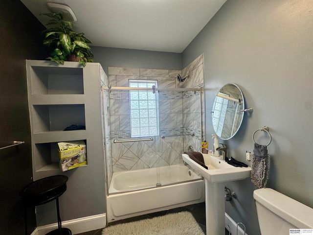 122-124 N 30th Street, Omaha, NE 68131