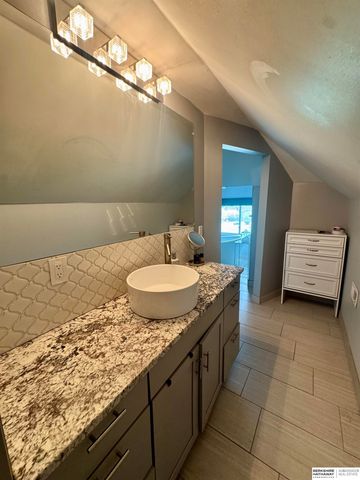 122-124 N 30th Street, Omaha, NE 68131