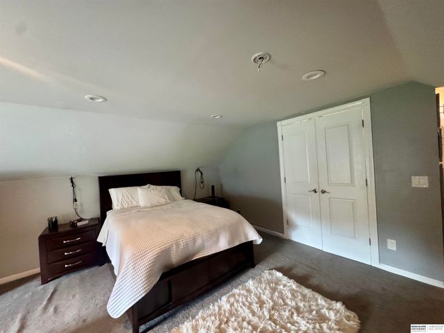 122-124 N 30th Street, Omaha, NE 68131