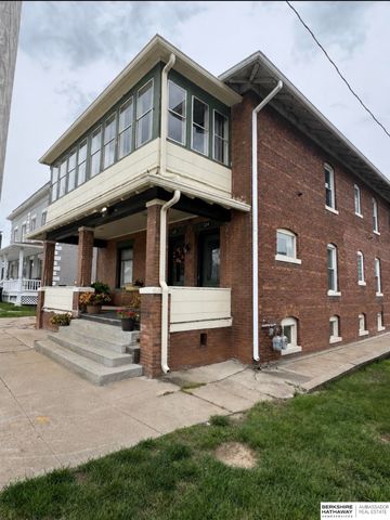 122-124 N 30th Street, Omaha, NE 68131