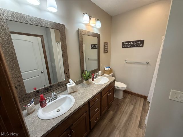 1163 Pine Bluff Drive NE, New Philadelphia, OH 44663