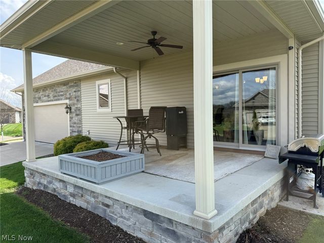 1163 Pine Bluff Drive NE, New Philadelphia, OH 44663