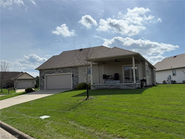 1163 Pine Bluff Drive NE, New Philadelphia, OH 44663