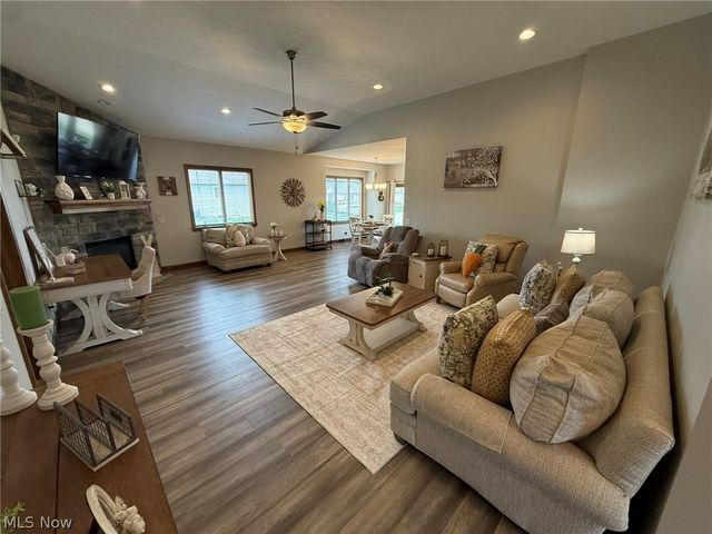 1163 Pine Bluff Drive NE, New Philadelphia, OH 44663