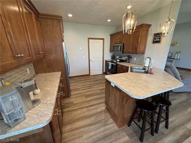 1163 Pine Bluff Drive NE, New Philadelphia, OH 44663