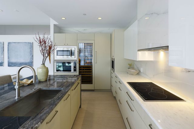 2408 Victory Park Lane 1039, Dallas, TX 75219