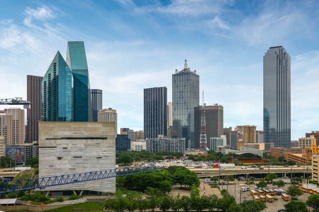2408 Victory Park Lane 1039, Dallas, TX 75219