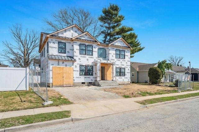 516 Lariat Lane, Bethpage, NY 11714