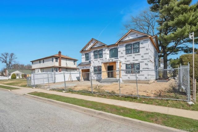 516 Lariat Lane, Bethpage, NY 11714